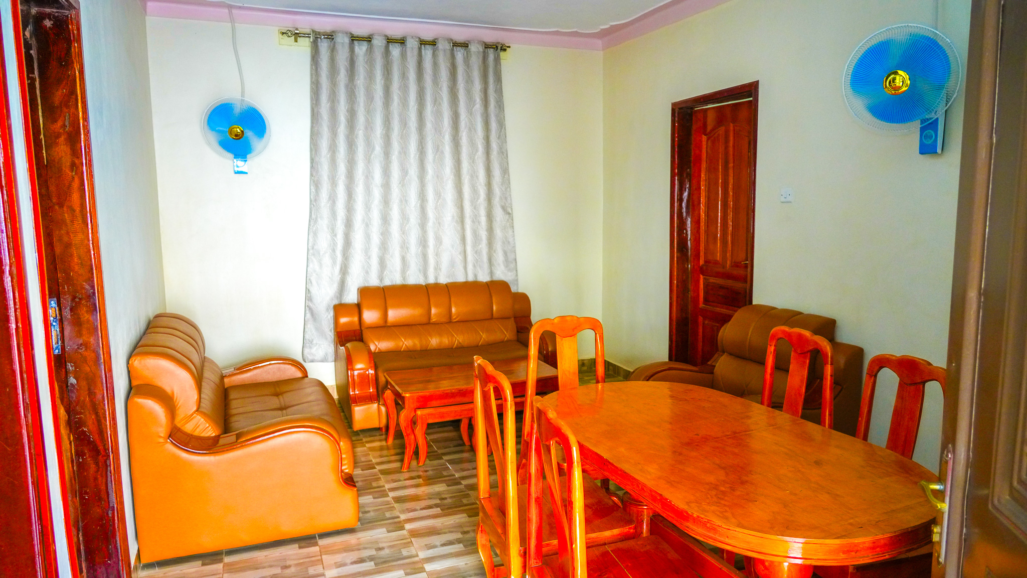 Amaco Country Hotel Pakwach- Accommodation
